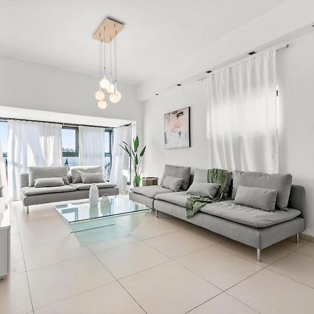 Glorious Renovated Apartment On Top Of The Beach Tel Aviv Ngoại thất bức ảnh