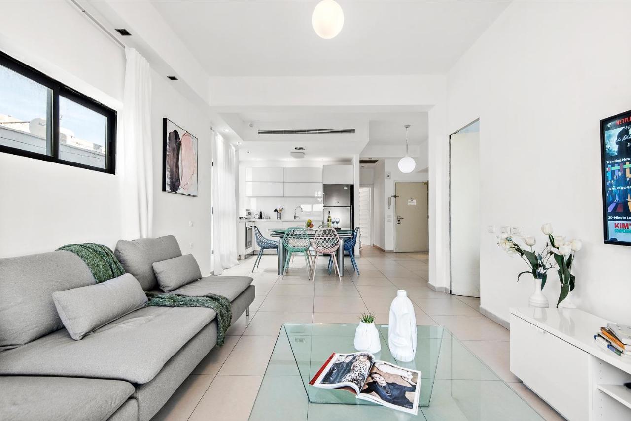 Glorious Renovated Apartment On Top Of The Beach Tel Aviv Ngoại thất bức ảnh
