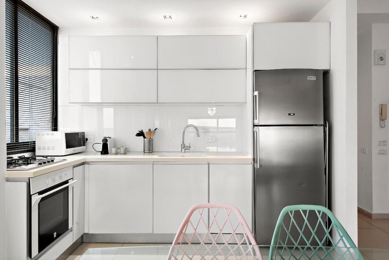 Glorious Renovated Apartment On Top Of The Beach Tel Aviv Ngoại thất bức ảnh